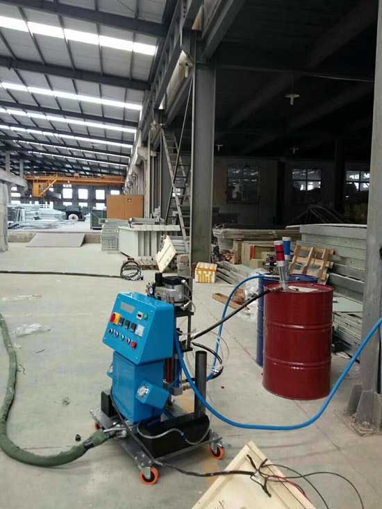 聚氨酯黑白料施工現場